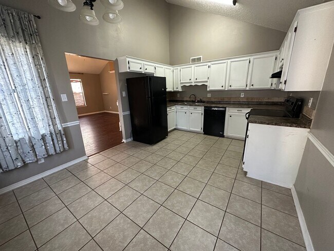 Foto del edificio - Beautiful Southern Hills 3 bedroom