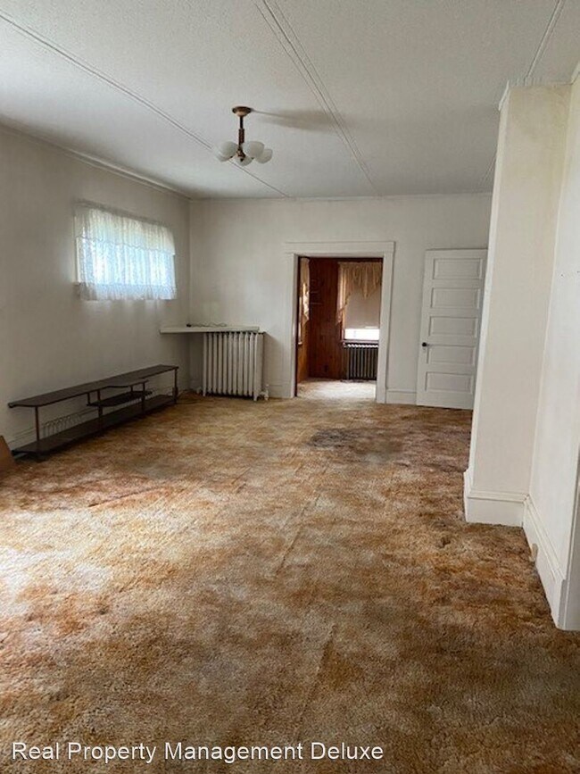 Building Photo - 2 br, 1 bath House - 508 5th St. NE