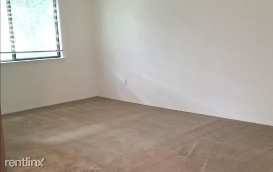 Building Photo - 2 br, 1.5 bath Duplex - 2167 Rochester Rd