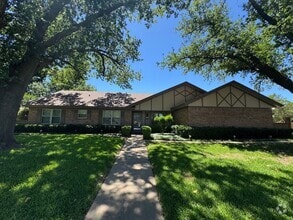 Building Photo - 1000 Berkley Dr