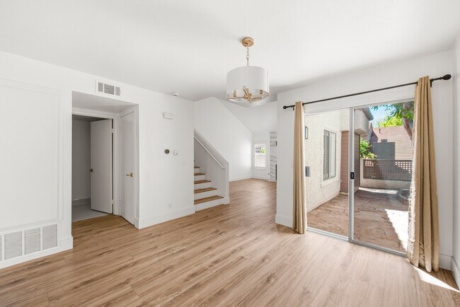Building Photo - 238 Via Colinas