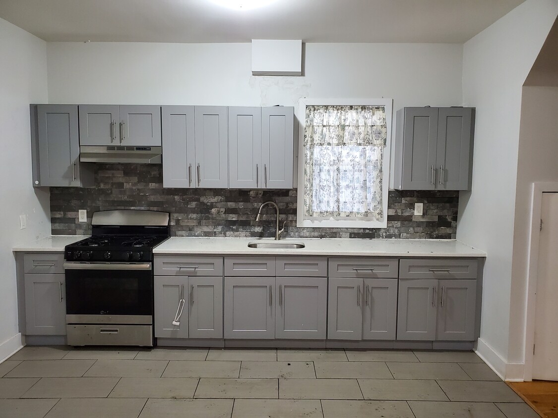 Primary Photo - 211 Wilkinson Ave