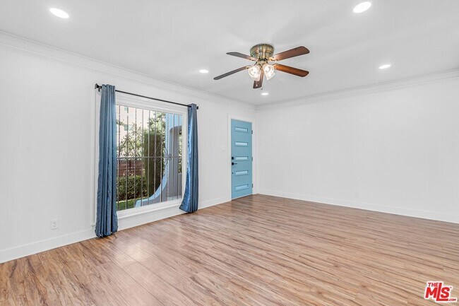 Building Photo - 123 N Reno St