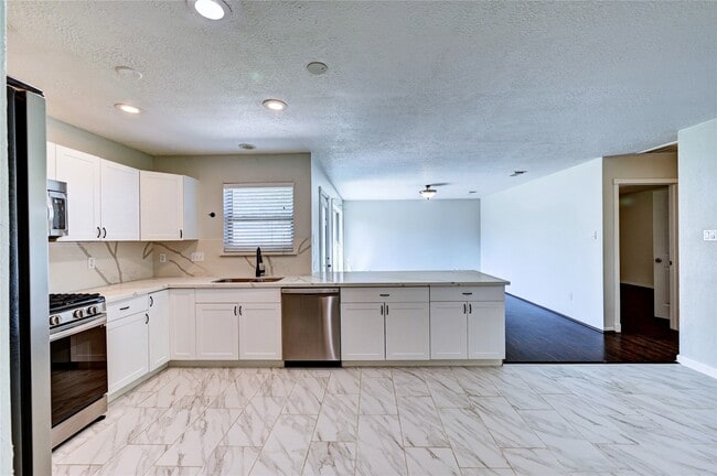 Building Photo - 5103 Temple Bell Dr