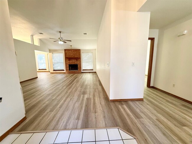 Building Photo - 405 Edwards Dr