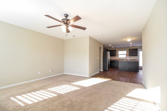 Building Photo - 159 Spirit Dr