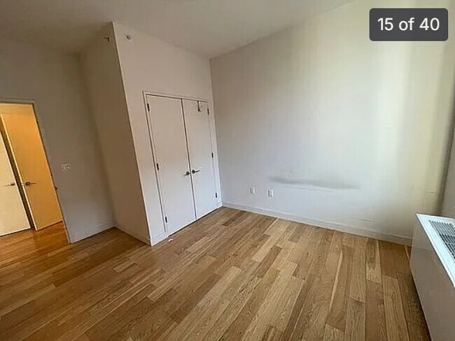 Vestidor en el dormitorio - 8 Vanderbilt Ave