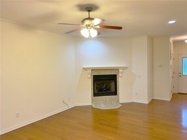 Foto del edificio - 4 Sullivan Ln