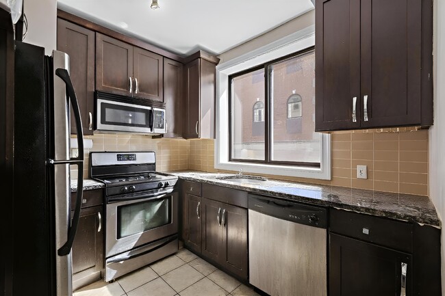 Building Photo - 151 SIP Ave