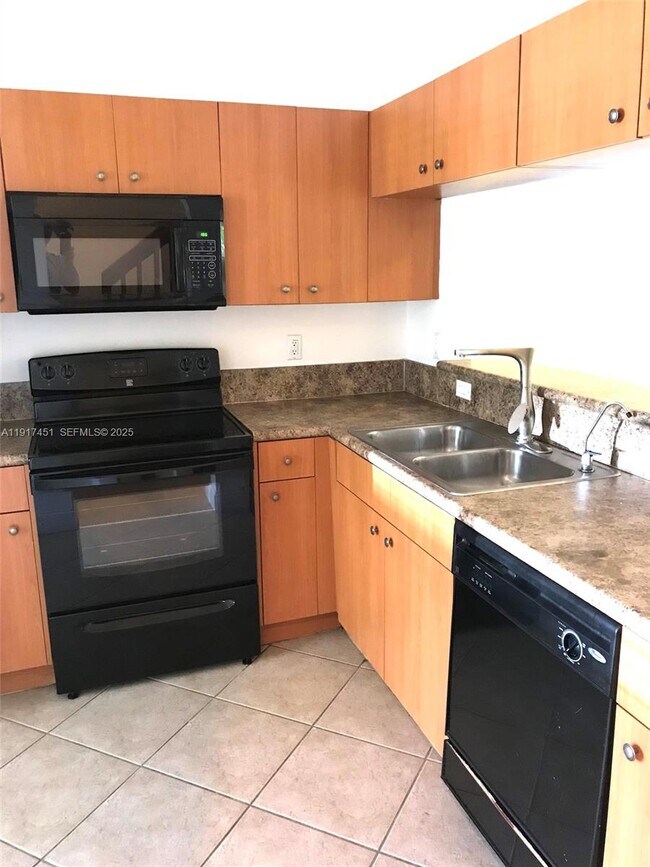 Foto del edificio - 8233 SW 25th Ct