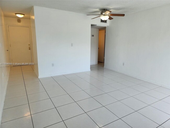 Building Photo - 1800 SW 25th St
