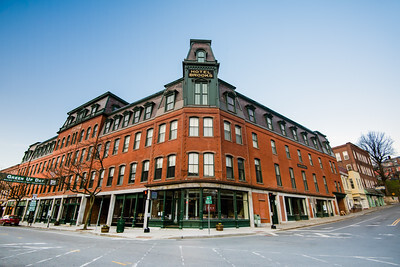 The Brooks House - 132 Main St