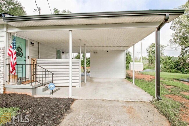 Building Photo - 22 Willow Dr