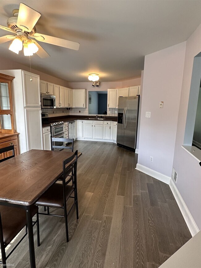 Foto del edificio - 3 br, 2 bath Townhome - 2939 Freedom Circle