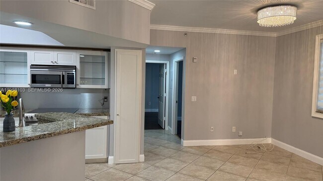 Foto del edificio - 3215 NE 184th St