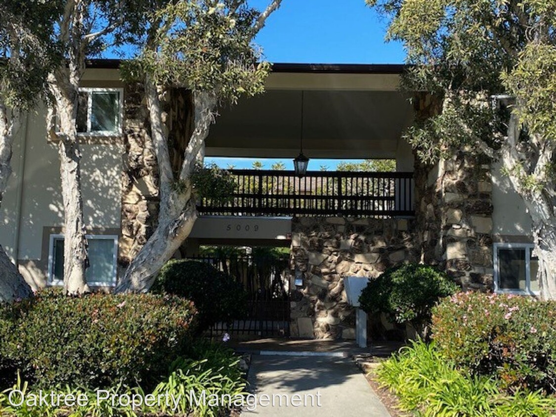 Primary Photo - 5009 Nautilus St