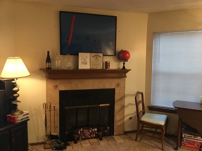 Foto del edificio - 8153 Holmes Rd