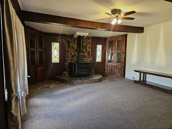 Foto del edificio - 3 Bedroom with a garage, Will be ready nex...