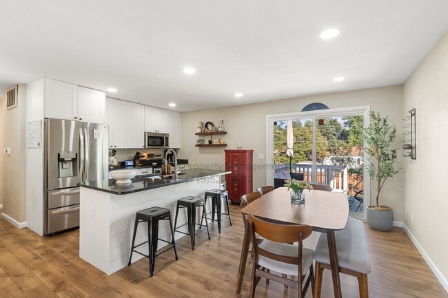 Building Photo - Updated 5 Bedroom House Near Memorial Park