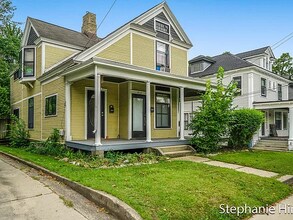 Building Photo - 832 Wealthy St SE