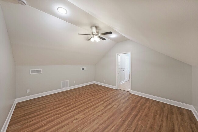 Foto del edificio - 1075 McDaniel St SW