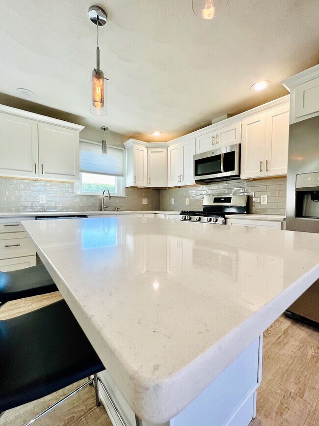 Building Photo - Soprano Duplex