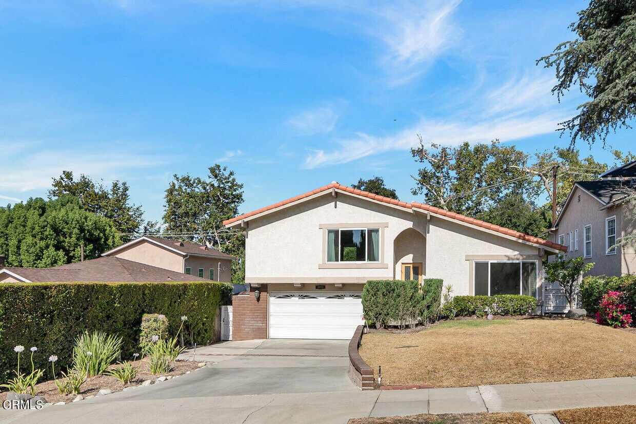 Primary Photo - 1225 Valencia Way