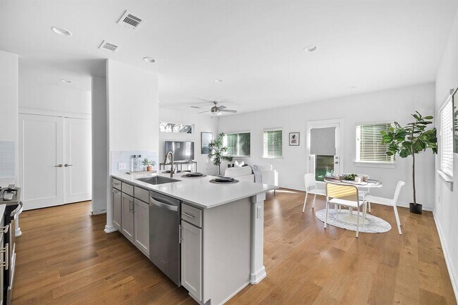 Foto del edificio - 6800 Menchaca Rd