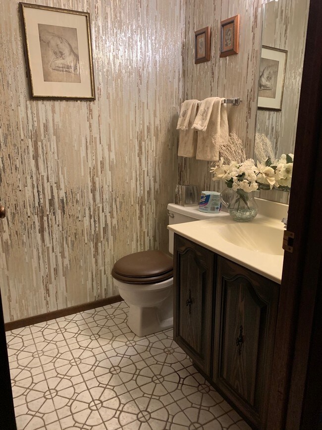 Foto del edificio - 62 E Fox Hill Dr