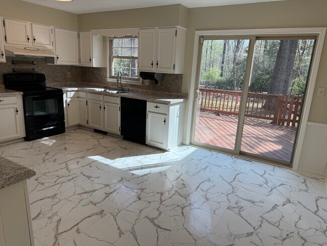 Building Photo - 5109 Forest Oaks Dr