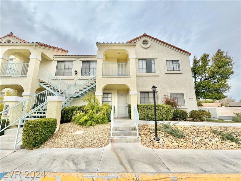 Primary Photo - 4819 S Torrey Pines Dr