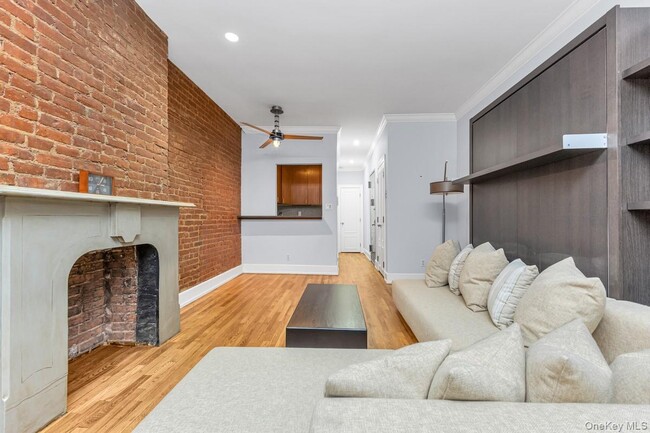 Foto del edificio - 348 E 89th St