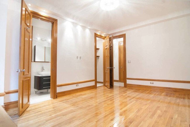 Foto del edificio - 574-576 West End Ave