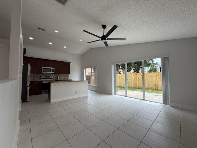Building Photo - 3386 Treasure Ln