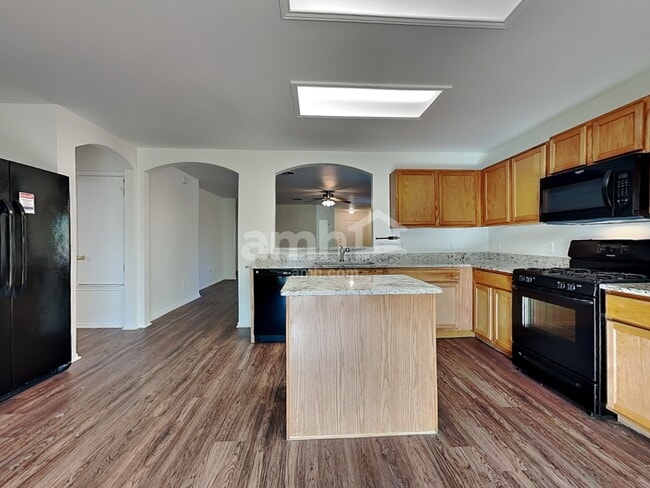 Building Photo - 161 Spring Branch Loop