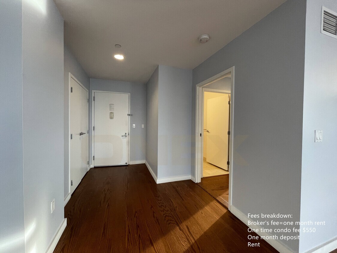 Foto principal - 4028 College Point Blvd