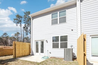 Building Photo - 3508 Cardinal Dr SW