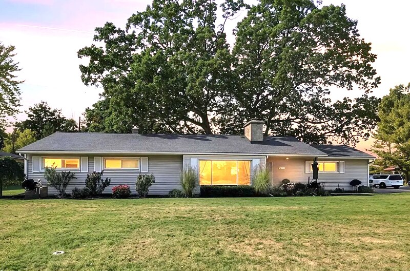 Foto principal - 671 Crest Ln E