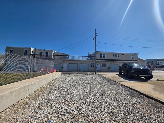 Foto del edificio - 2442 Sunset Ave