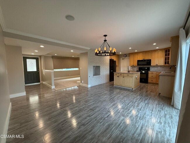 Building Photo - 3446 Travis Ave