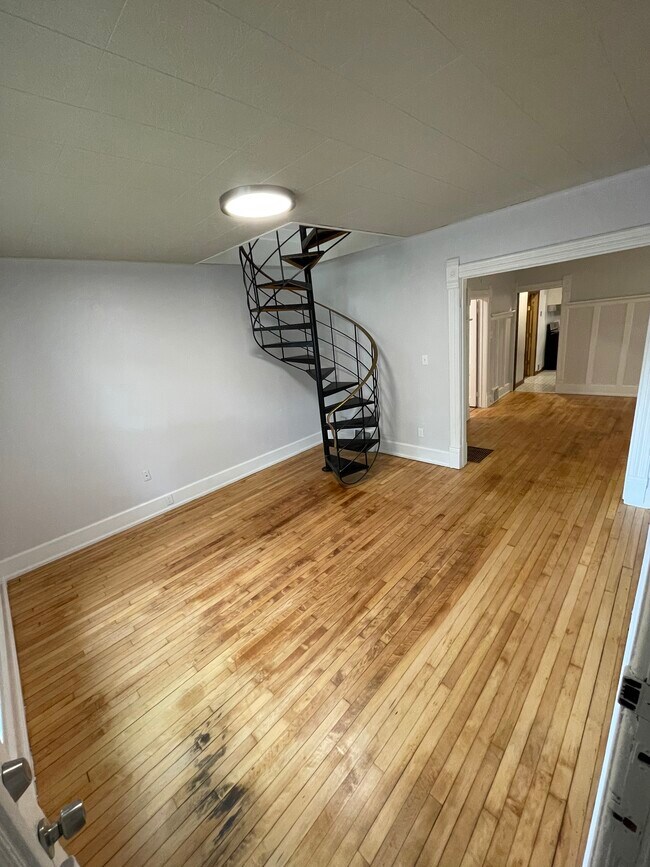 Foto del edificio - 2446 S Burrell St