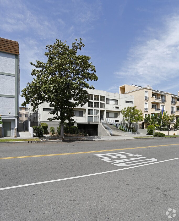 Foto del edificio - 425 S Kingsley Dr