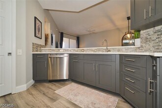 Building Photo - 9190 Southmont Cove
