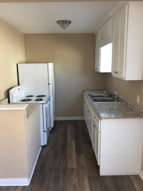 Building Photo - 708 W Stephens Dr