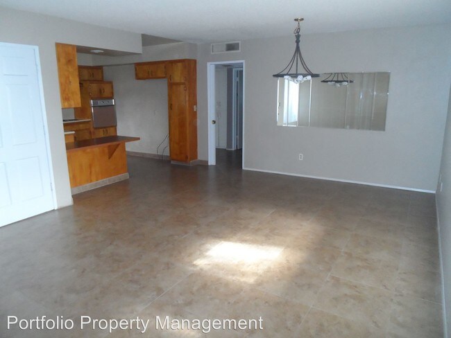 Building Photo - 2611 Bishop Dr