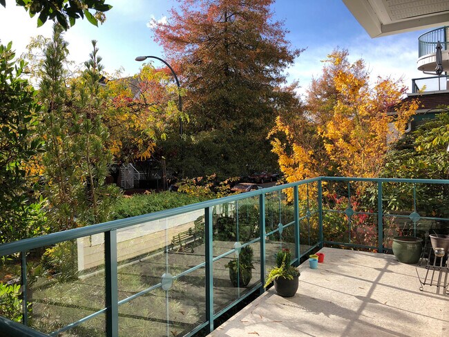 Photo du bâtiment - 735 W 15th Ave