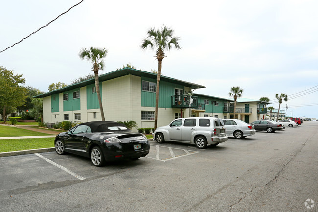 Primary Photo - Landmark Condominiums