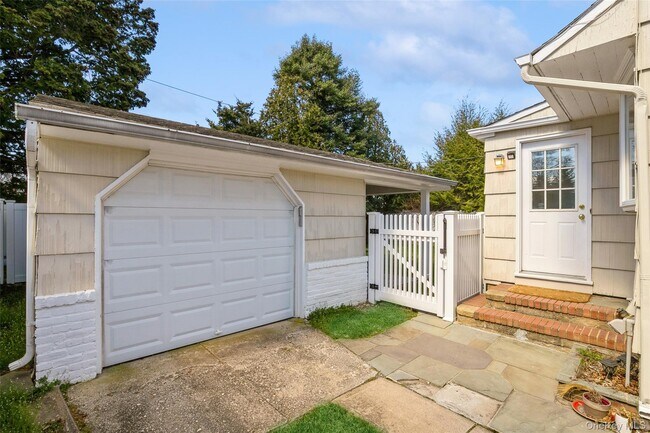 Foto del edificio - 26 Whitman Ave