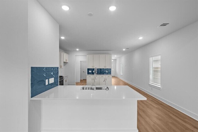 Building Photo - 31915 Splendor Dr
