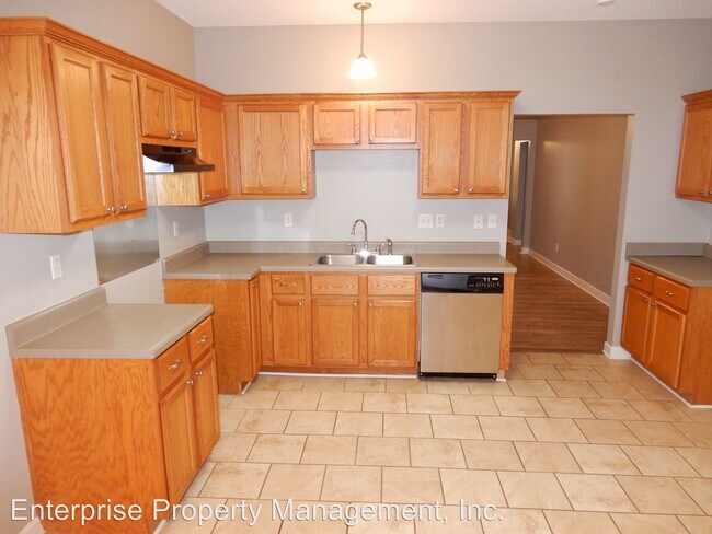 Building Photo - 6129 Woodstock View Dr